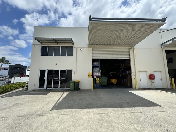 Click to view all images 1/15 Hinkler Court Brendale QLD 4500 - Image 3