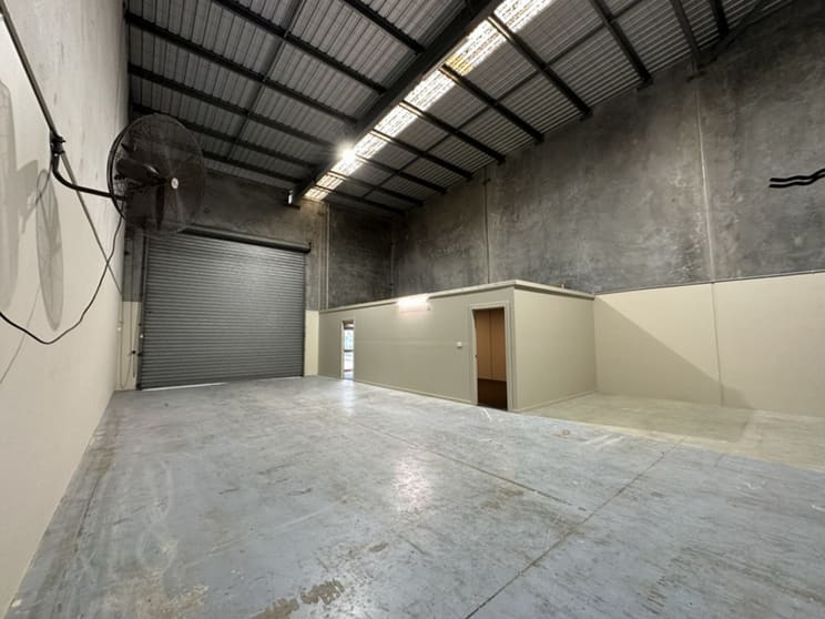 Click to view all images 4/8 Combarton Street Brendale QLD 4500 - Image 1