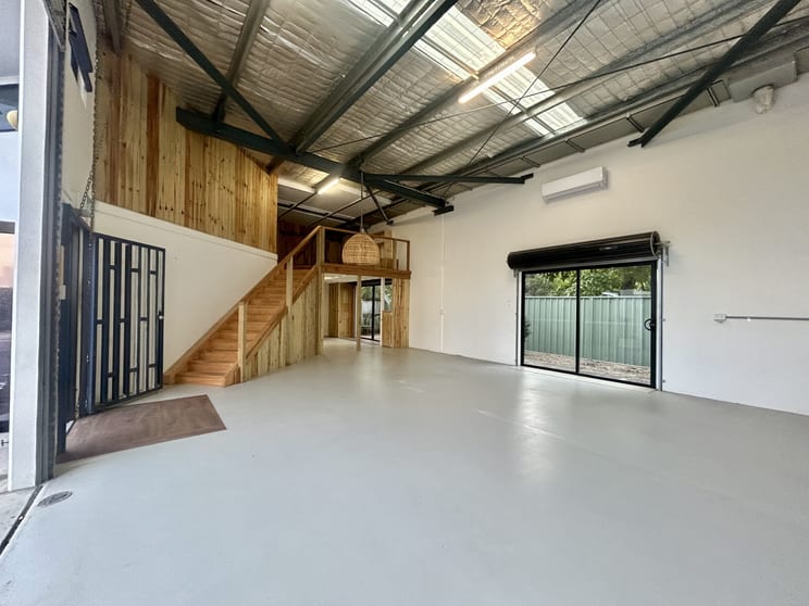 Click to view all images 5/88 Township Drive Burleigh Heads QLD 4220 - Image 3