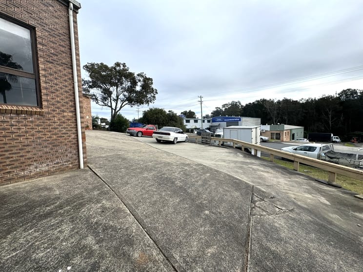 Click to view all images 2/10 Kylie Crescent Batemans Bay NSW 2536 - Image 3