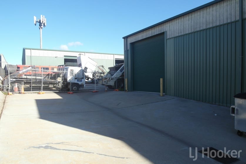 2/14 Endurance Avenue Queanbeyan East NSW 2620 - Image 1