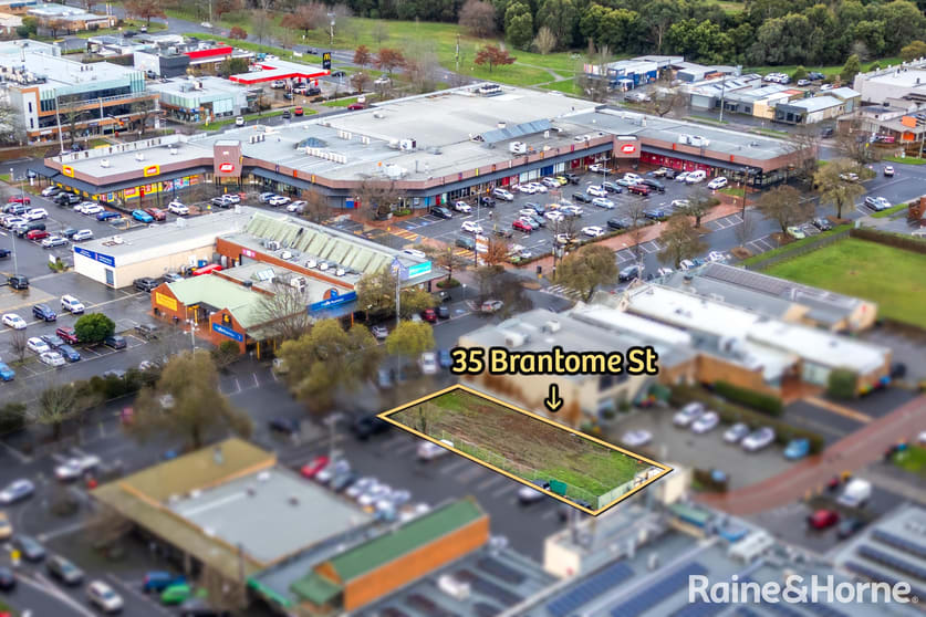 Click to view all images 35 Brantome Street Gisborne VIC 3437 - Image 2