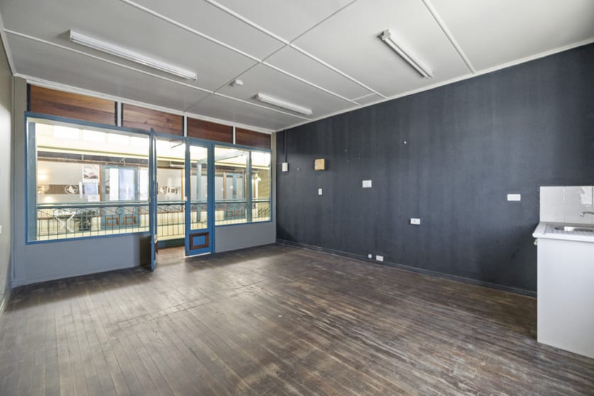 Click to view all images Level 1, 2A/54 Bourbong Street Bundaberg Central QLD 4670 - Image 2