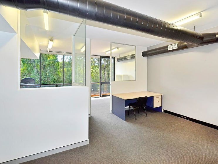 Click to view all images 2/190 George Street Parramatta NSW 2150 - Image 3