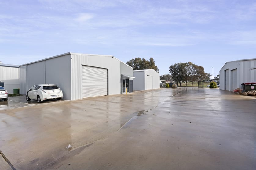 Click to view all images 4/88 Merkel Street Thurgoona NSW 2640 - Image 3