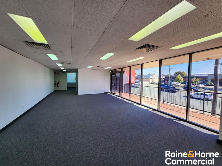 Click to view all images 8/671 Gympie Road Chermside QLD 4032 - Image 2