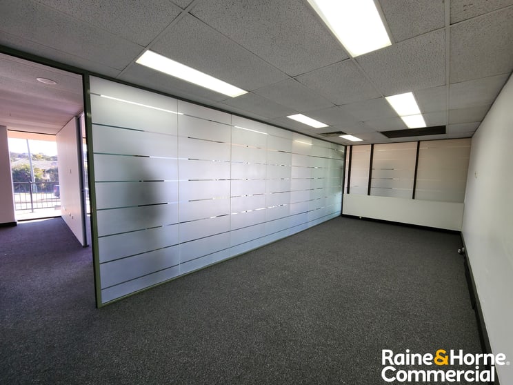 Click to view all images 8/671 Gympie Road Chermside QLD 4032 - Image 3