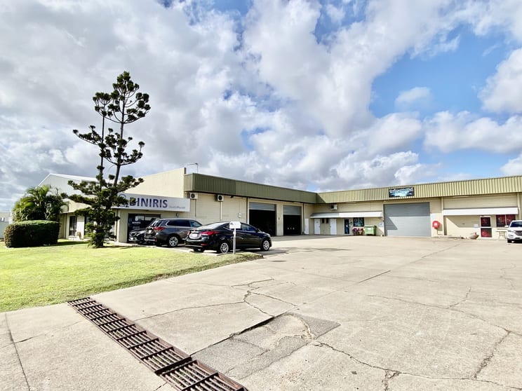 Click to view all images Unit 2/46-50 Hugh Ryan Drive Garbutt QLD 4814 - Image 2