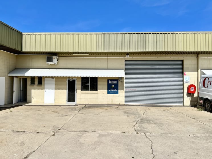Click to view all images Unit 2/46-50 Hugh Ryan Drive Garbutt QLD 4814 - Image 3