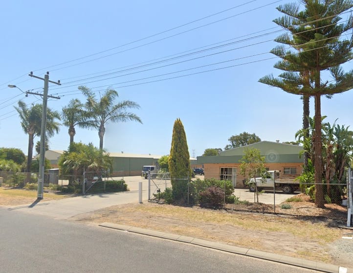Click to view all images 4/14 Fields Street Pinjarra WA 6208 - Image 1