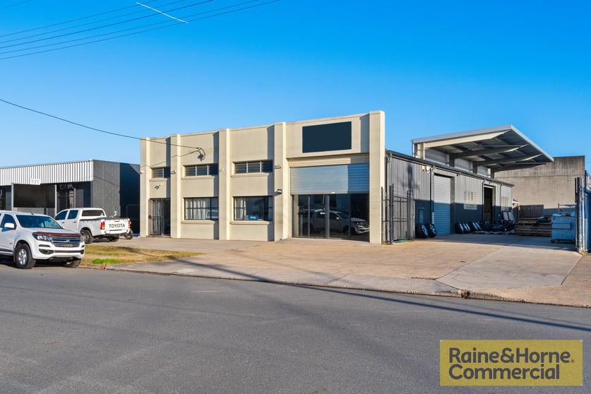 Click to view all images 121 Granite Street Geebung QLD 4034 - Image 1