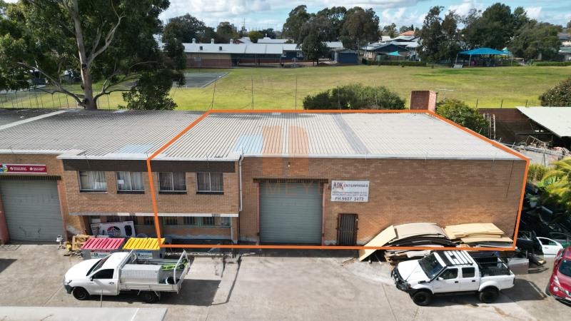 Click to view all images Unit 2/17 Powdrill Road Prestons NSW 2170 - Image 2