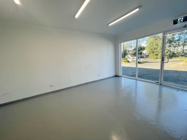 Click to view all images Unit 2/6 Mildon Road Tuggerah NSW 2259 - Image 2