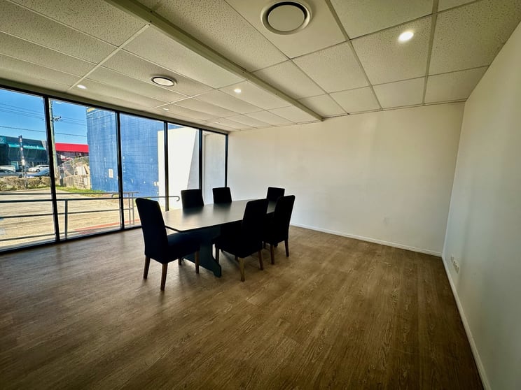 Click to view all images 2/3 Ferguson Street Underwood QLD 4119 - Image 3
