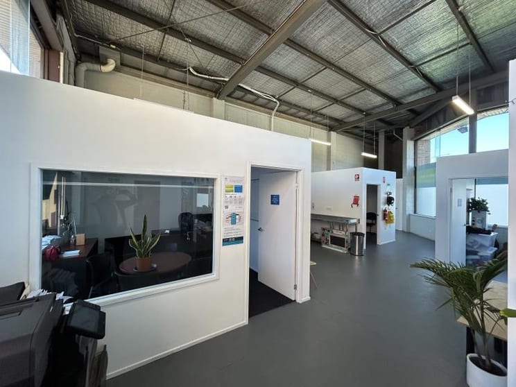 Click to view all images Unit 2/2-6 Enterprise Avenue Berwick VIC 3806 - Image 2