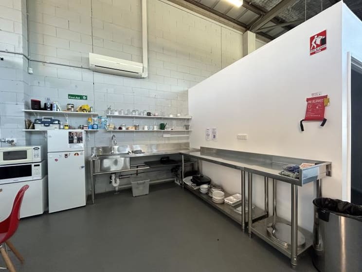 Click to view all images Unit 2/2-6 Enterprise Avenue Berwick VIC 3806 - Image 3