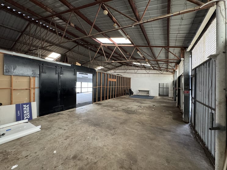 2/30 Barlee Street Busselton WA 6280 - Image 3