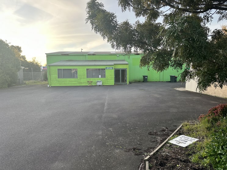 Click to view all images 34-38 Queens Parade Traralgon VIC 3844 - Image 2