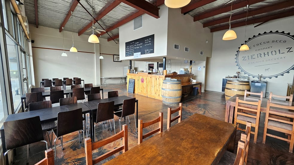 Click to view all images 7/19-25 Kembla St Fyshwick ACT 2609 - Image 2
