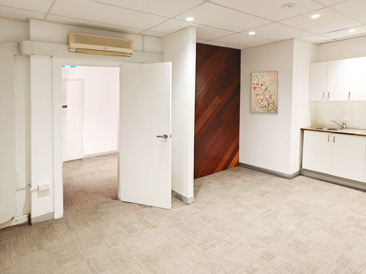 Click to view all images 16/195 Macquarie Street Sydney NSW 2000 - Image 2