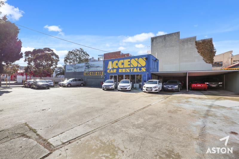 Click to view all images 136 Barkly Street St Kilda VIC 3182 - Image 3