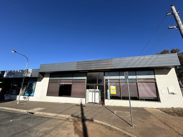 Click to view all images 60-62 Oatley Court Belconnen ACT 2617 - Image 1