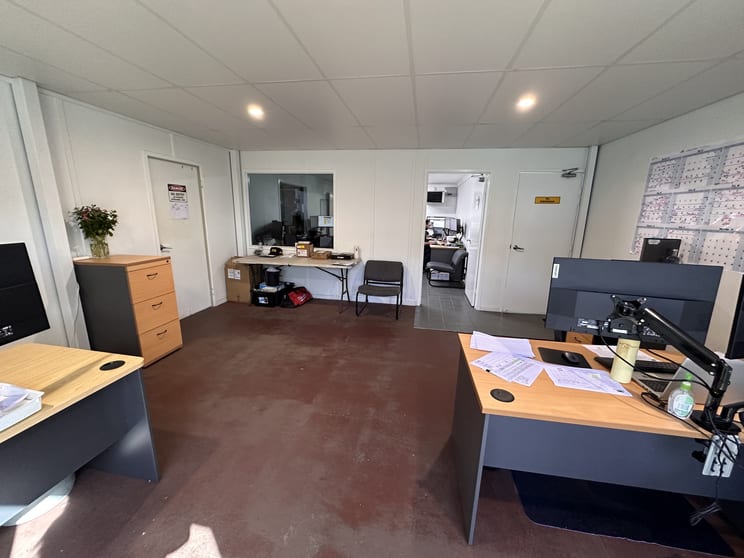 Click to view all images Unit 14/25 Transport Avenue Paget QLD 4740 - Image 3