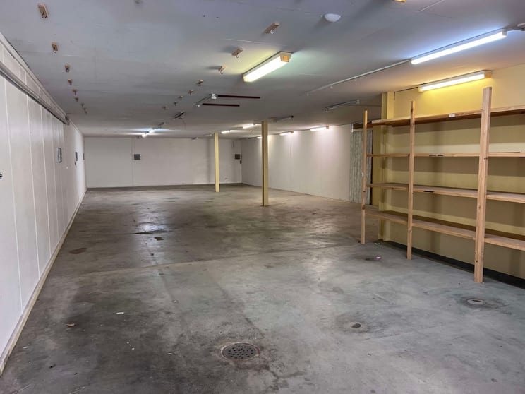 Click to view all images 4/82-84 Stirling Highway North Fremantle WA 6159 - Image 3