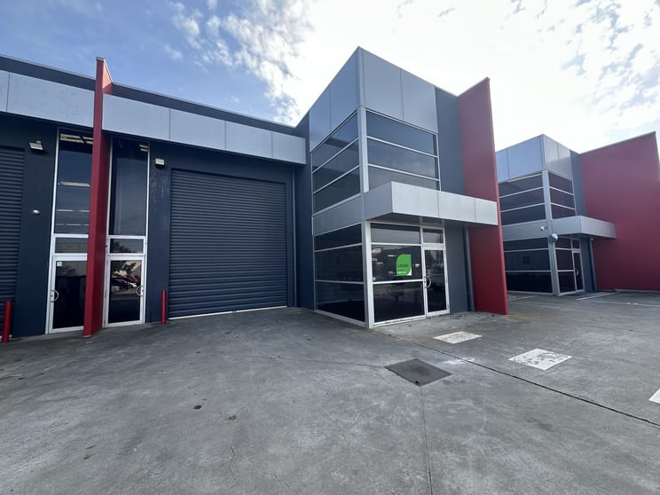 Click to view all images 2/26 Lentini Street Hoppers Crossing VIC 3029 - Image 1