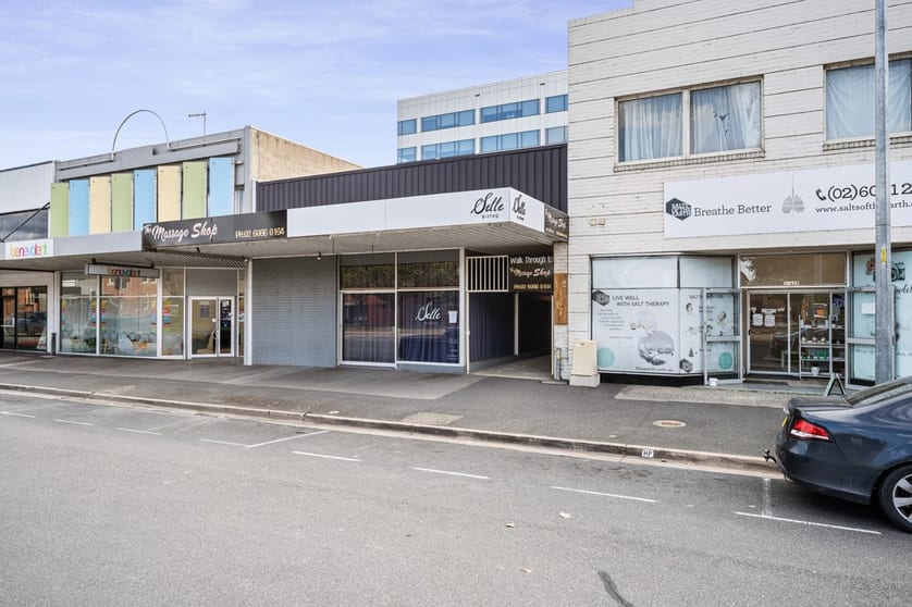 Click to view all images 1/467 Olive Street Albury NSW 2640 - Image 2