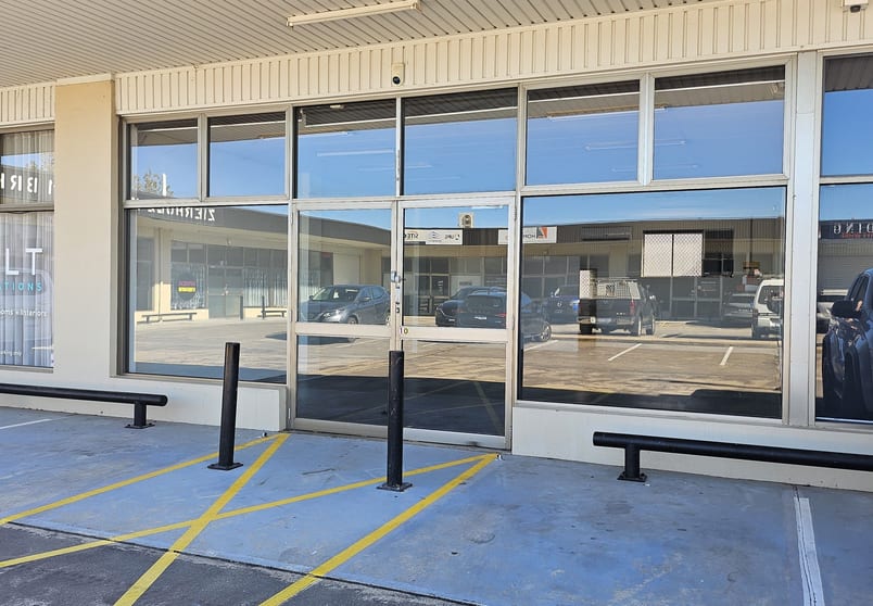 Click to view all images 10/19-25 Kembla St Fyshwick ACT 2609 - Image 2