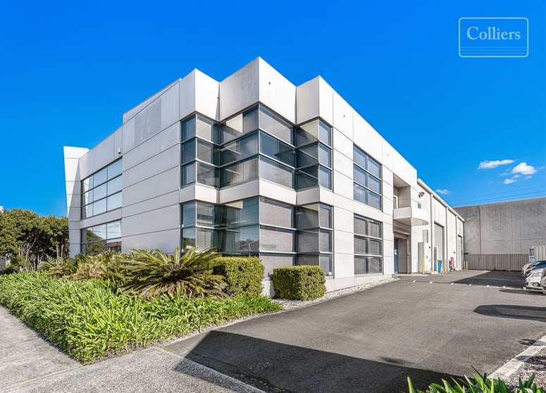 Click to view all images 2/118-120 Auburn Street Coniston NSW 2500 - Image 1