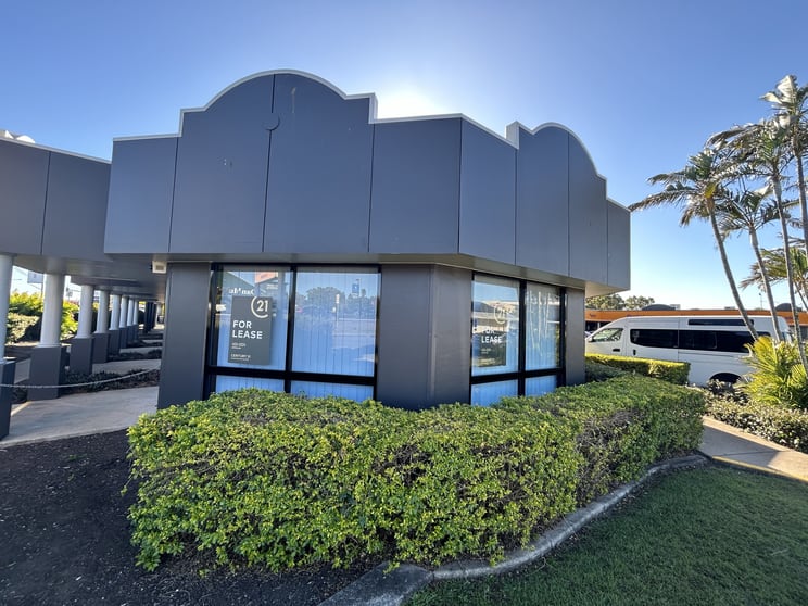 Click to view all images 1/156 Boat Harbour Drive Pialba QLD 4655 - Image 1