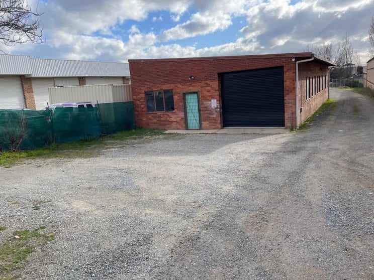 Unit 2/35 Lorn Road Queanbeyan NSW 2620 - Image 1