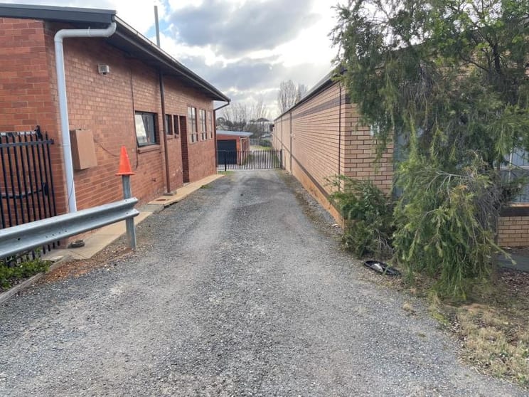 Unit 2/35 Lorn Road Queanbeyan NSW 2620 - Image 3