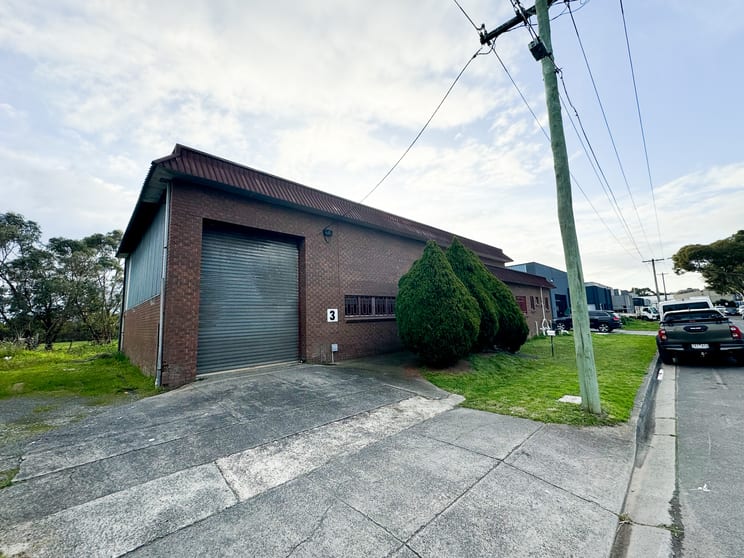 Click to view all images 3 The Nook Bayswater VIC 3153 - Image 1