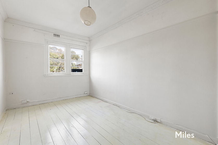 Click to view all images 267 Lower Heidelberg Road Ivanhoe East VIC 3079 - Image 3
