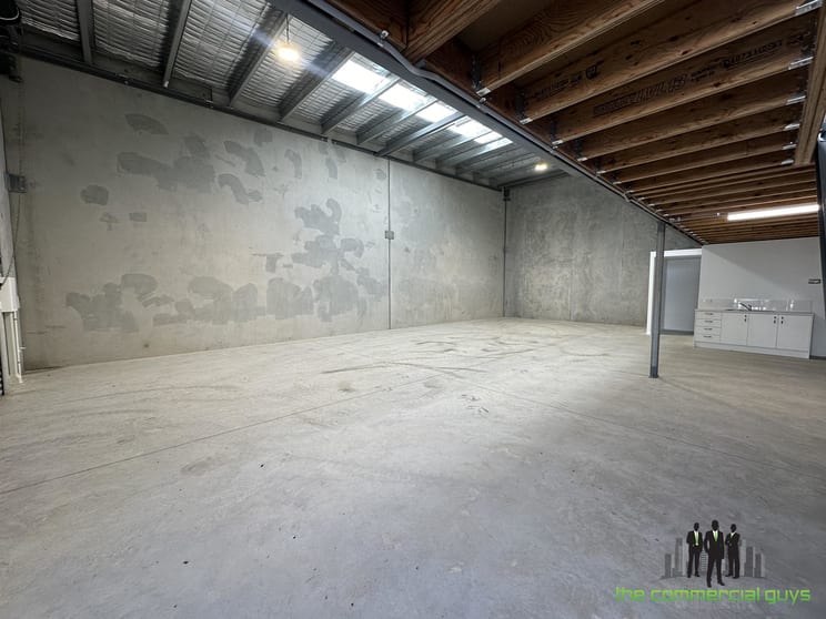 Click to view all images 4/27 Alta Rd Caboolture QLD 4510 - Image 2