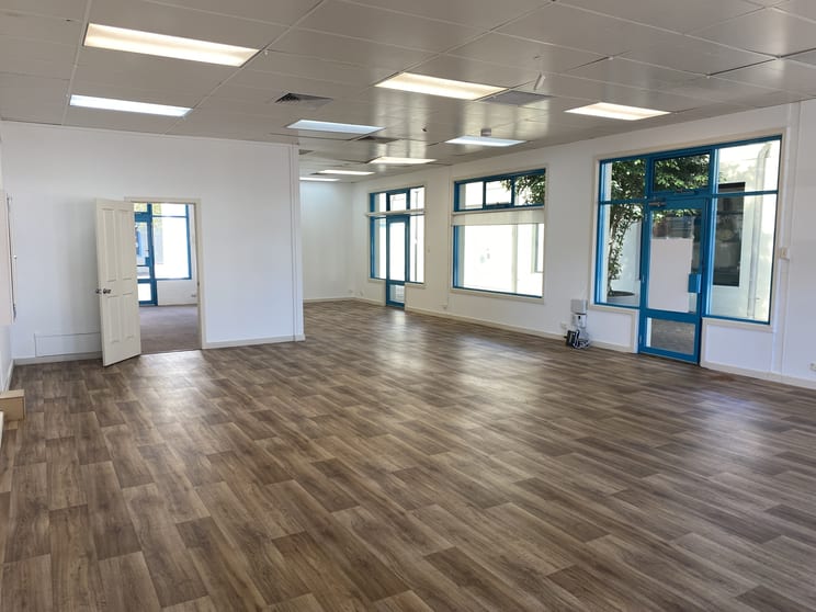 Click to view all images 3 - 5/17-21 Ocean Street Victor Harbor SA 5211 - Image 1