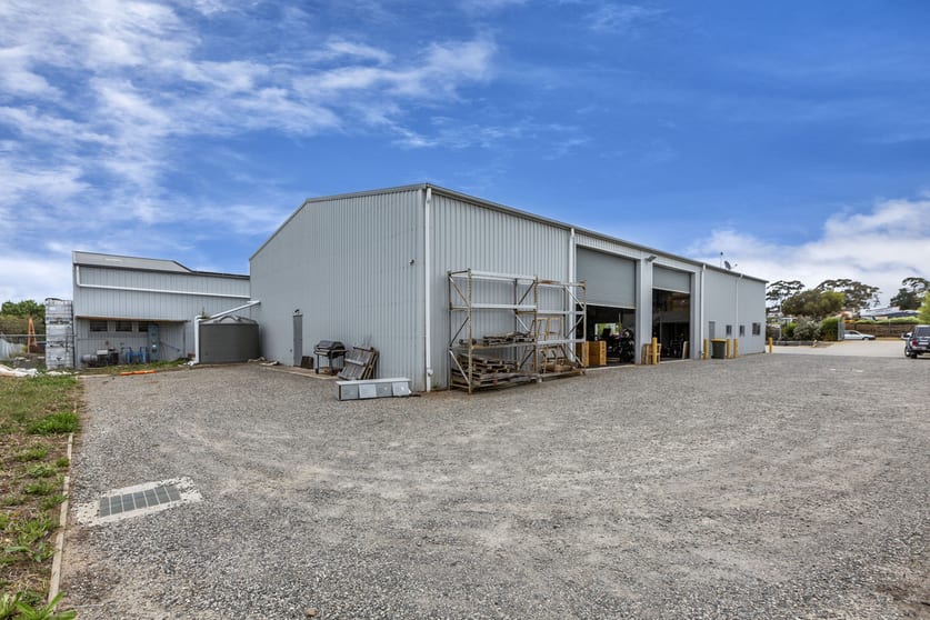 Click to view all images 3 Kennedy Place Maddingley VIC 3340 - Image 2
