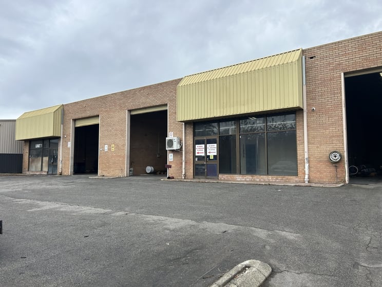 Click to view all images 2 Christian Court Bayswater WA 6053 - Image 2