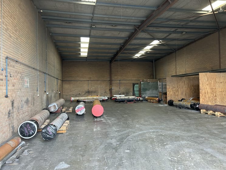 Click to view all images 2 Christian Court Bayswater WA 6053 - Image 3