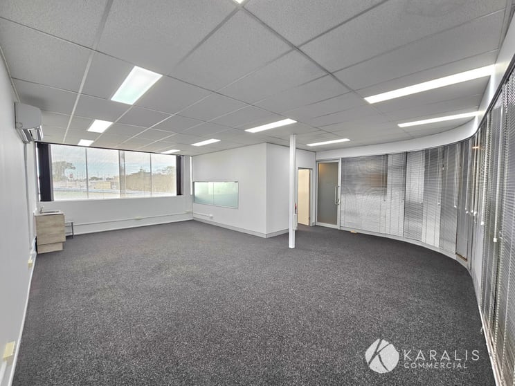 Click to view all images 6/1407 Logan Road Mount Gravatt QLD 4122 - Image 3