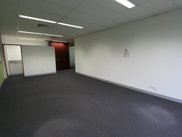 3.06/4 Hyde Parade Campbelltown NSW 2560 - Image 3