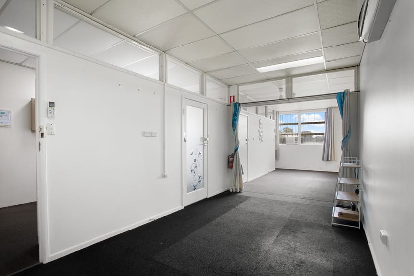 Click to view all images Suites 7 & 8/26 Baynes Street Margate QLD 4019 - Image 3