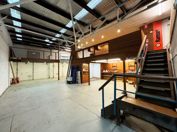 Click to view all images Unit 2a, 10 Mitchell Street Merewether NSW 2291 - Image 2