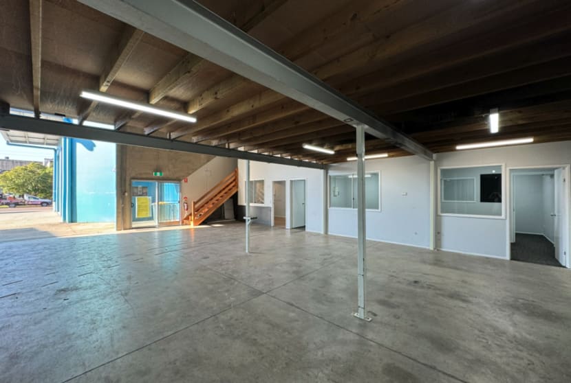 Click to view all images 2/8 Neumann Court Kunda Park QLD 4556 - Image 3