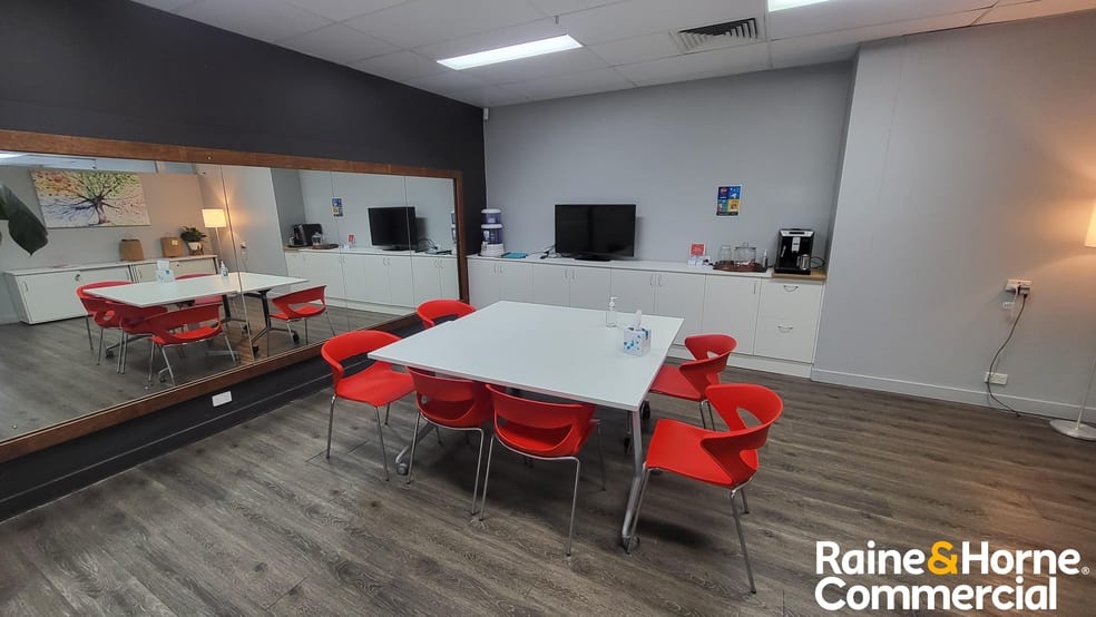 Click to view all images 3/6 Patricks Road Arana Hills QLD 4054 - Image 2