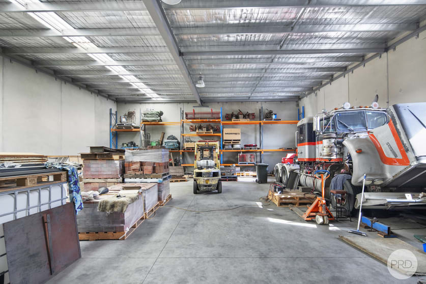 Click to view all images Shed 1/16 Coronet Street Wendouree VIC 3355 - Image 3