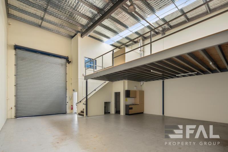 Click to view all images Unit 3/3-5 Hinkler Court Brendale QLD 4500 - Image 1